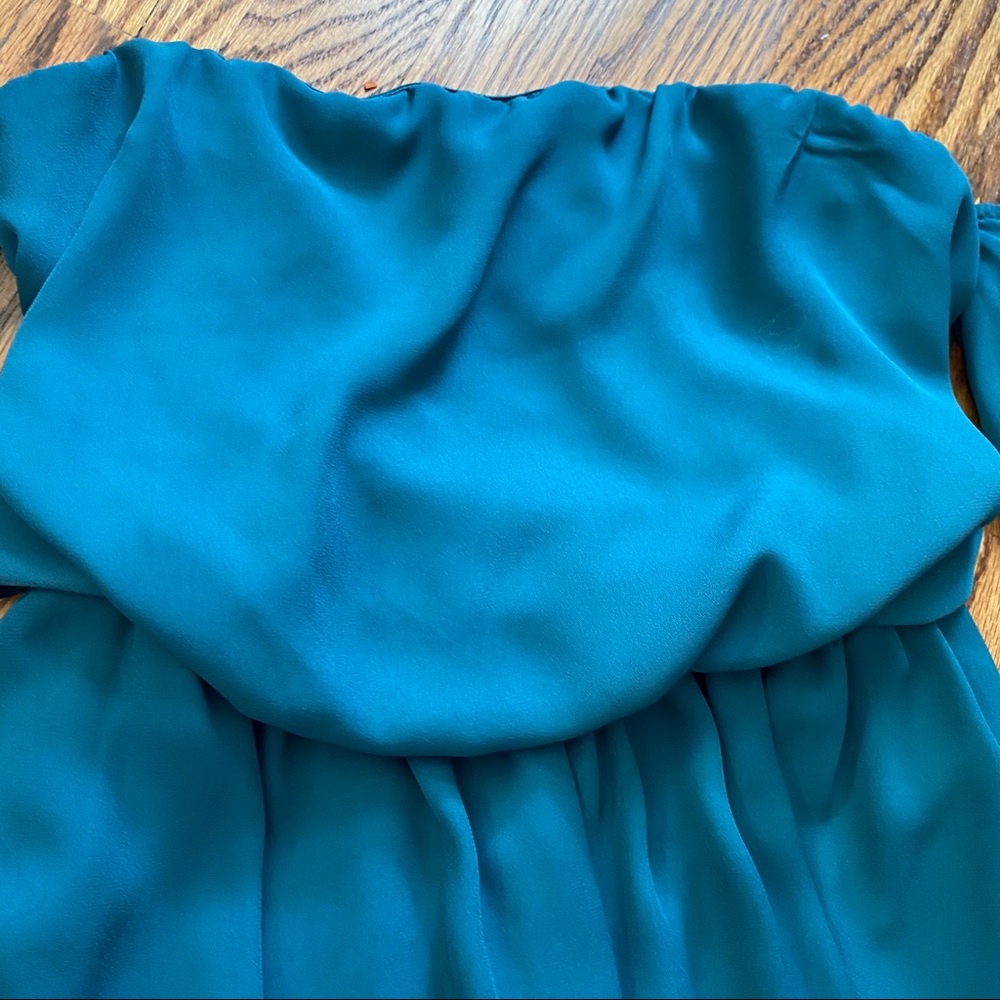 Teal Flowy Off The Shoulders Sleeved Dress - Picture 4 of 10
